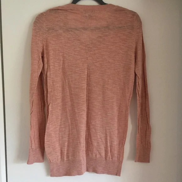 EUC H&M lightweight peach sweater S-M - Picture 7 of 7